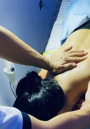 Evaluación personalizada previa a masajes en Sullana - Naturaly