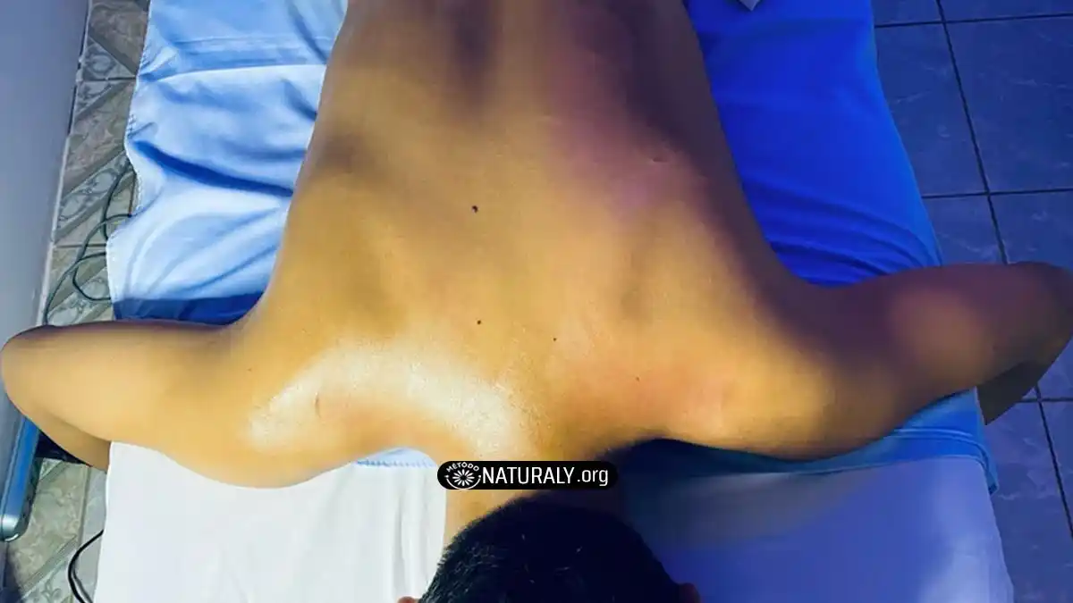 Aliviar la tensión en el pectoral / pecho (incluye mujeres): #1 Forma eficaz y tratamiento.
